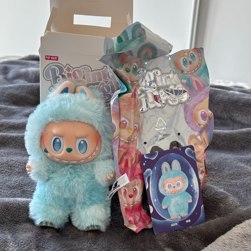 Authentic PopMart BigIntoEnergy Labubu figure
“HOPE”